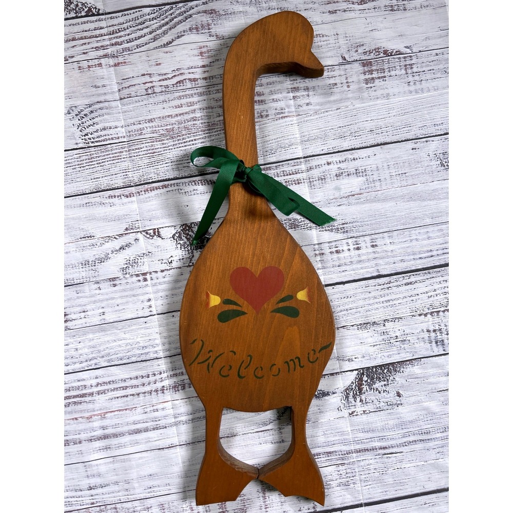 Wooden Goose Welcome Wall Hanging Brown Heart Floral Cottagecore Green Ribbon